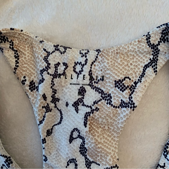 NWT All Fenix python print racerback sports bra - Picture 6 of 14